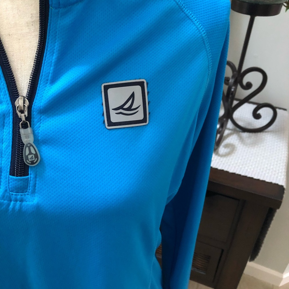 🌞 SPERRY Woman’s Athletic Top🌞 - Picture 8 of 8